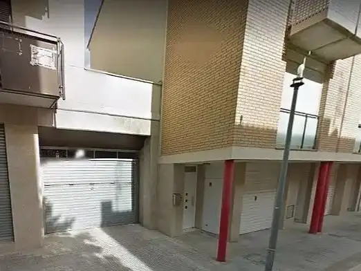 Außenansicht von Garage zur Miete in Tortosa