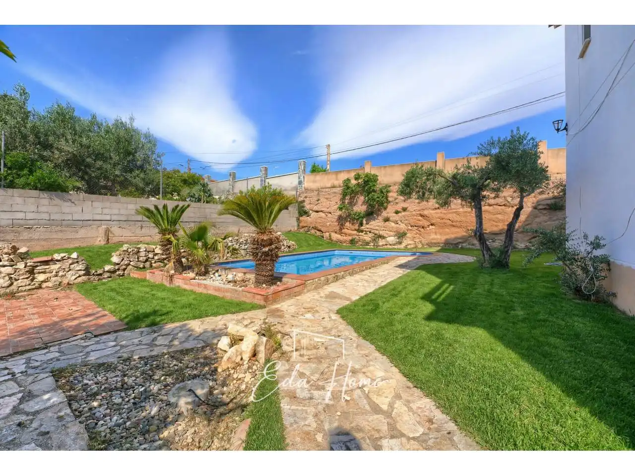 Piscina de Casa o chalet en venta en La Bisbal del Penedès con Aire acondicionado, Calefacción y Jardín privado