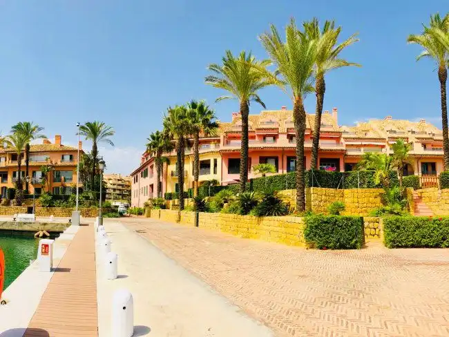 Apartment with lift for sale in Puerto de Sotogrande - La Marina