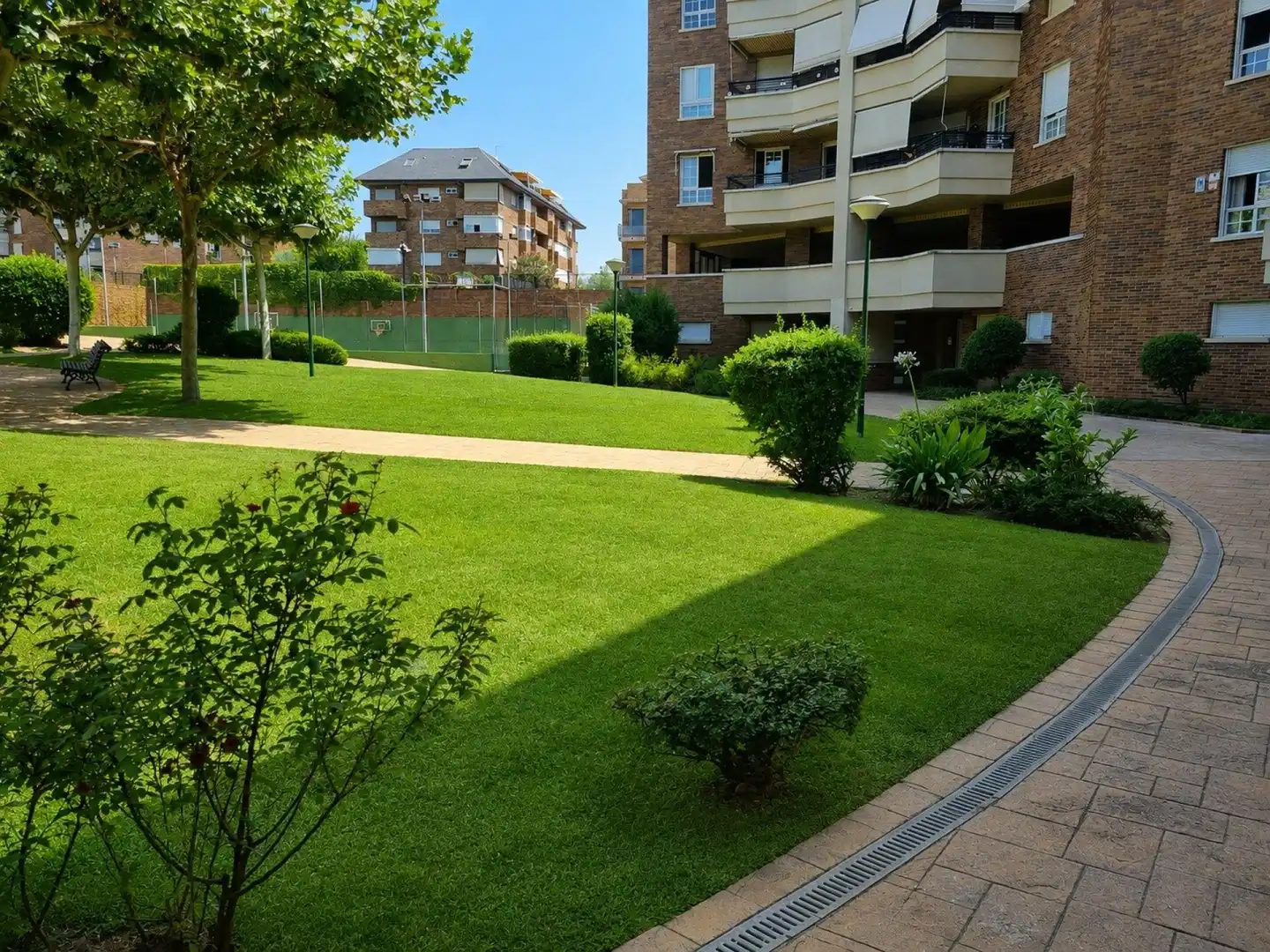 Jardín de Piso en venta en Majadahonda con Calefacción, Terraza y Piscina comunitaria