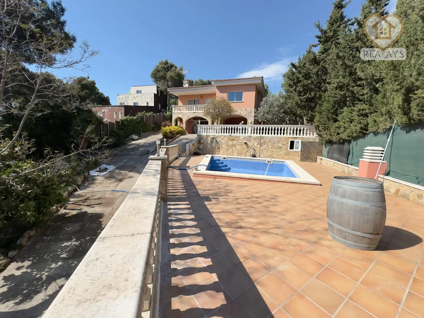 Piscina de Casa o xalet en venda en Vallirana amb Calefacció, Jardí privat i Terrassa