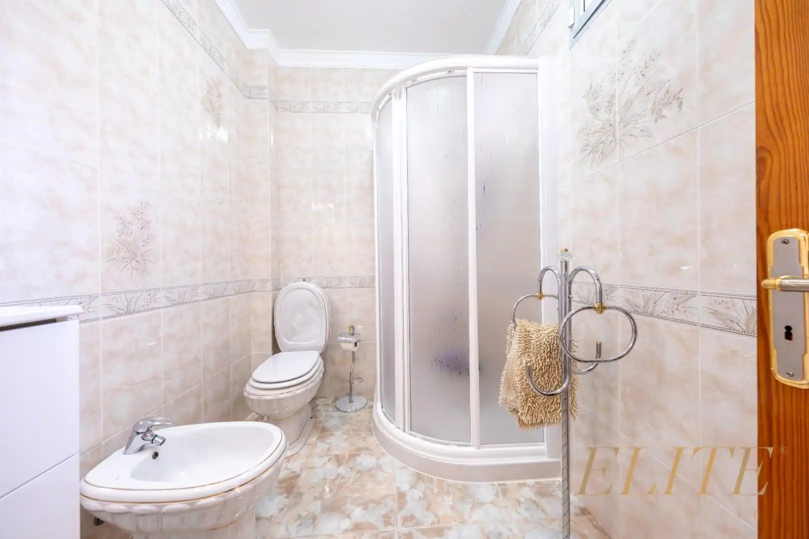 Badezimmer von Gebäude zum Verkauf in Mogán