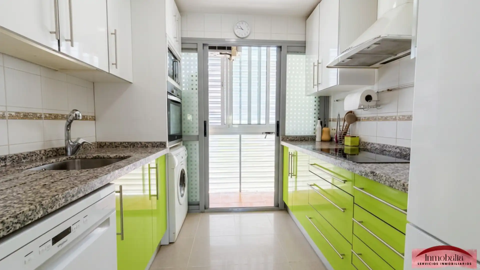 Küche von Wohnung zum Verkauf in Sevilla mit Klimaanlage und Terrasse