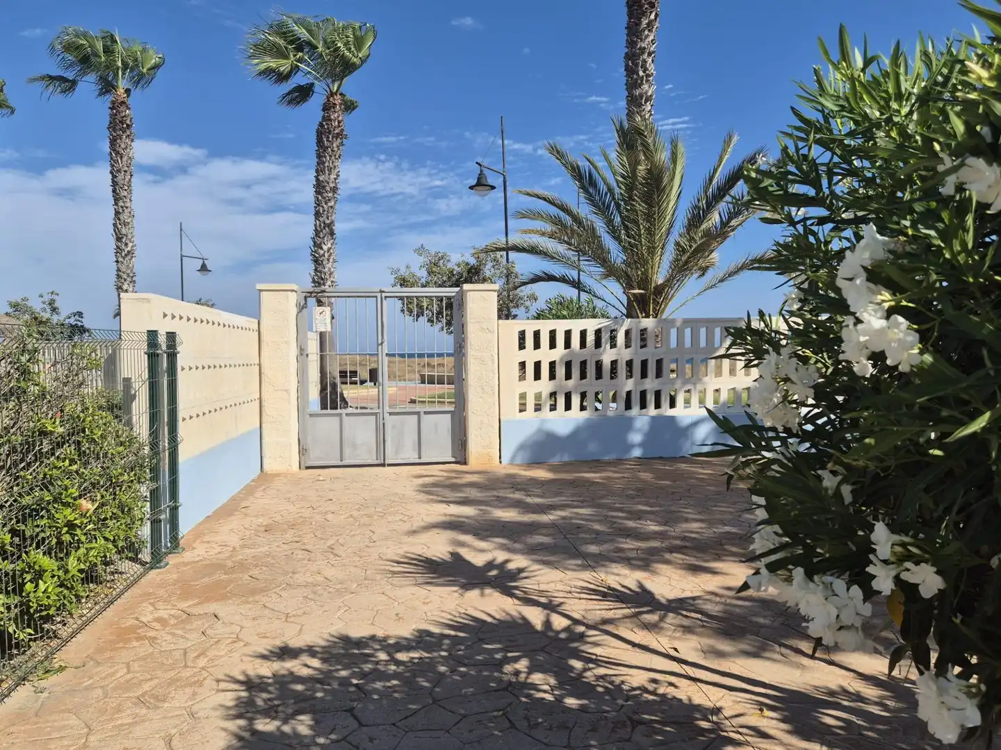 Jardí de Apartament en venda en El Ejido amb Aire condicionat, Terrassa i Moblat