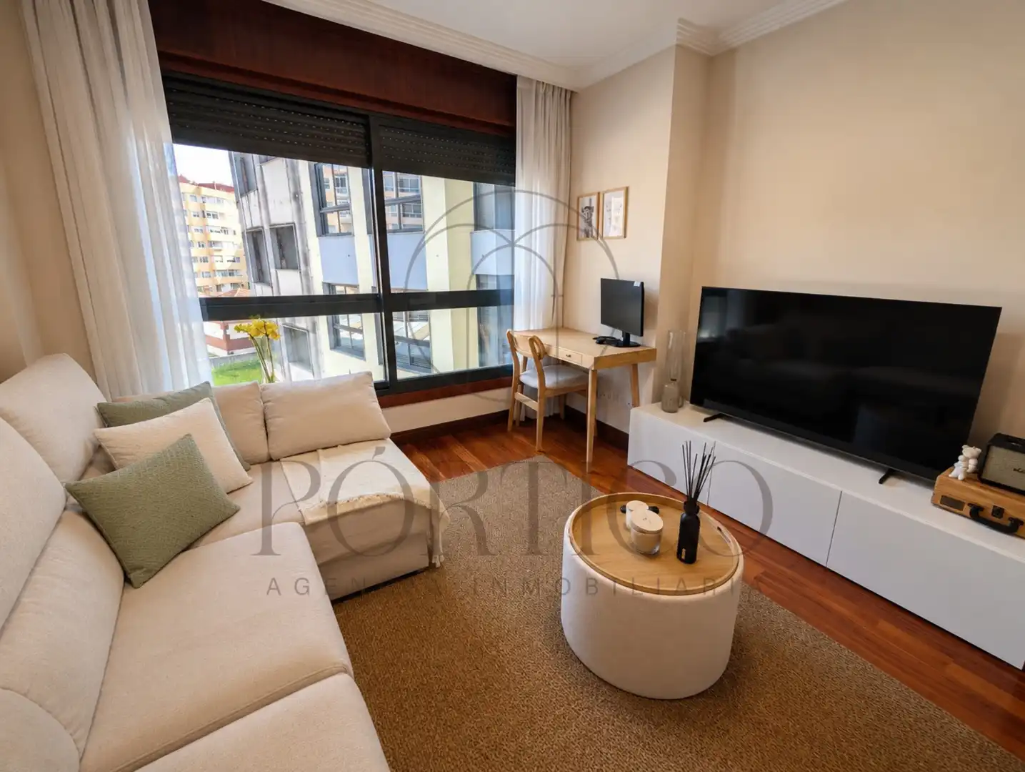 Sala de estar de Apartamento en venta en Vigo  con Calefacción, Trastero y Amueblado