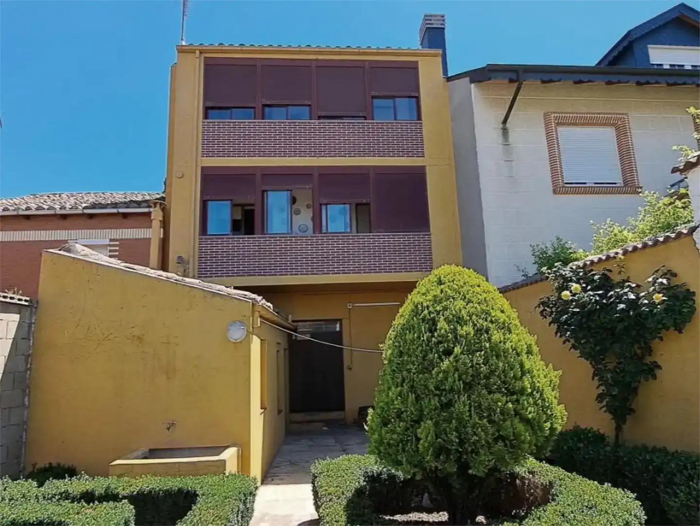 Vista exterior de Casa o chalet en venta en Valencia de Don Juan con Jardín privado y Amueblado