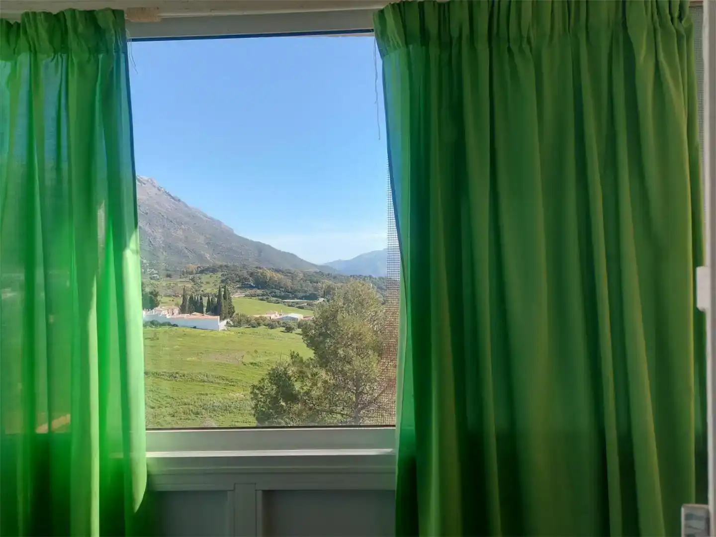 Vista exterior de Pis en venda en Cortes de la Frontera amb Balcó