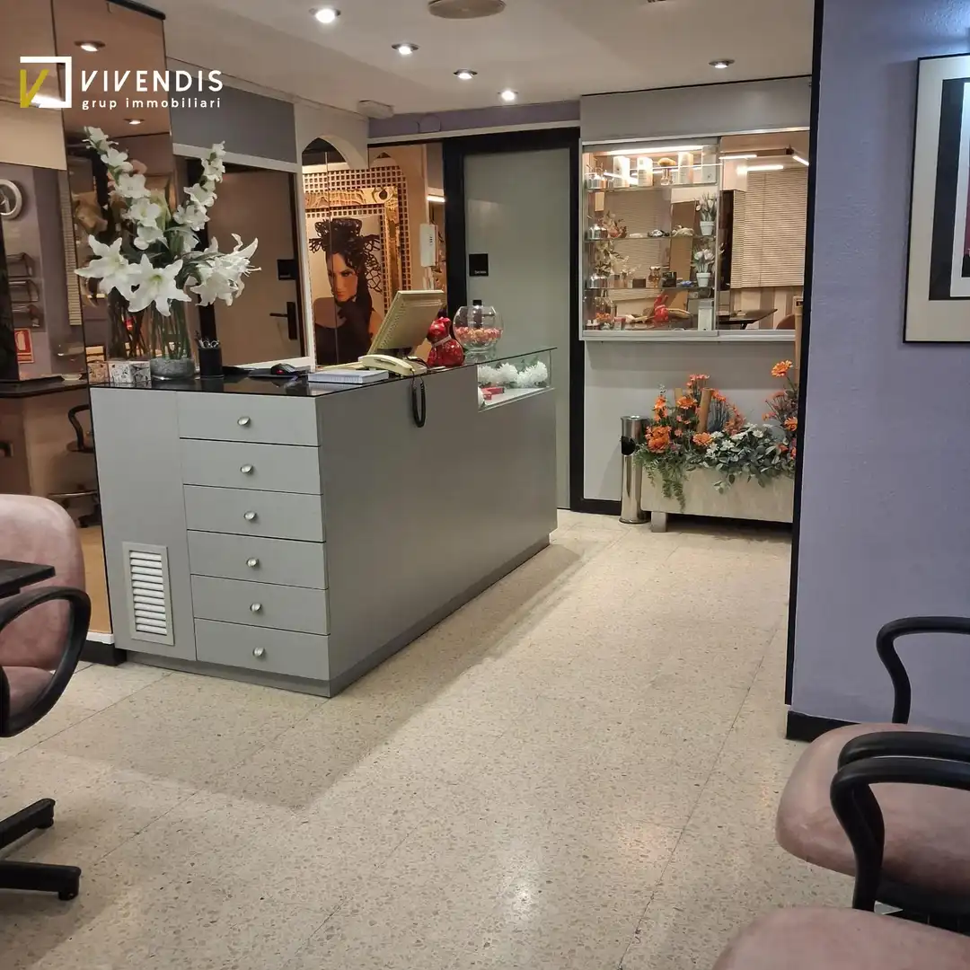 Local comercial en traspàs a Carrer Pi i Margall, imagen 5