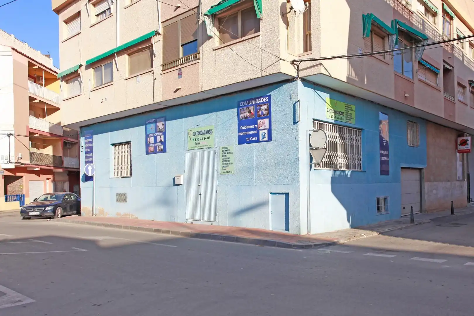 Vista exterior de Local en venda en San Pedro del Pinatar amb Aire condicionat