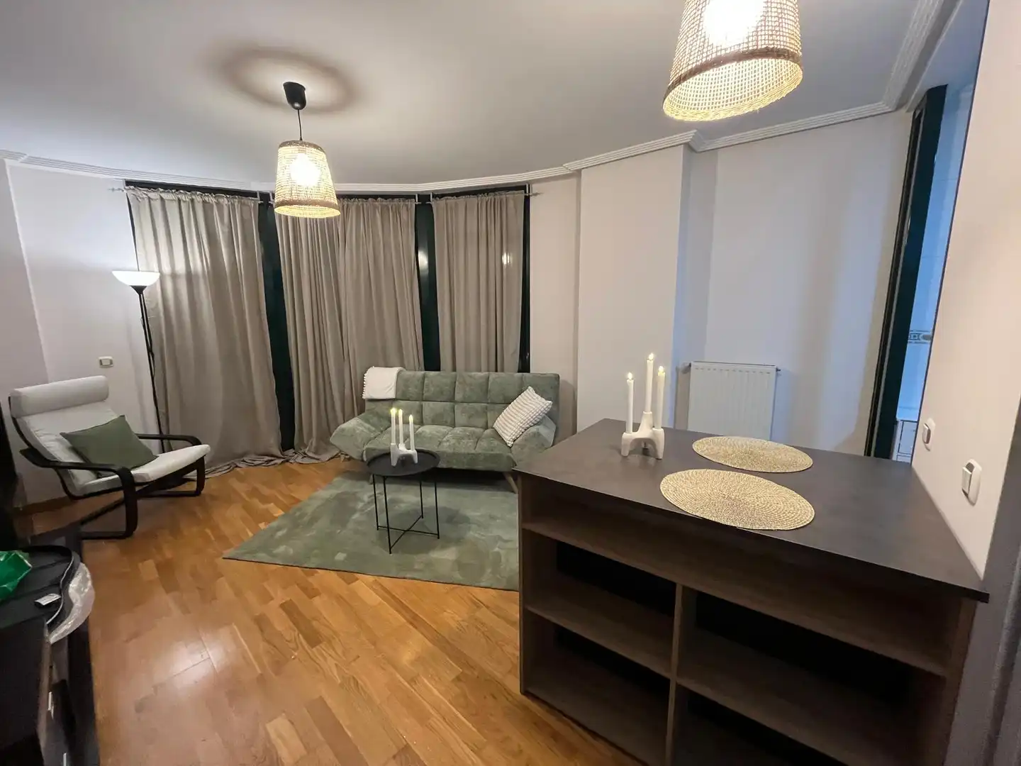 Wohnzimmer von Wohnungen zur Miete in Gijón  mit Heizung, Parkett und Abstellraum