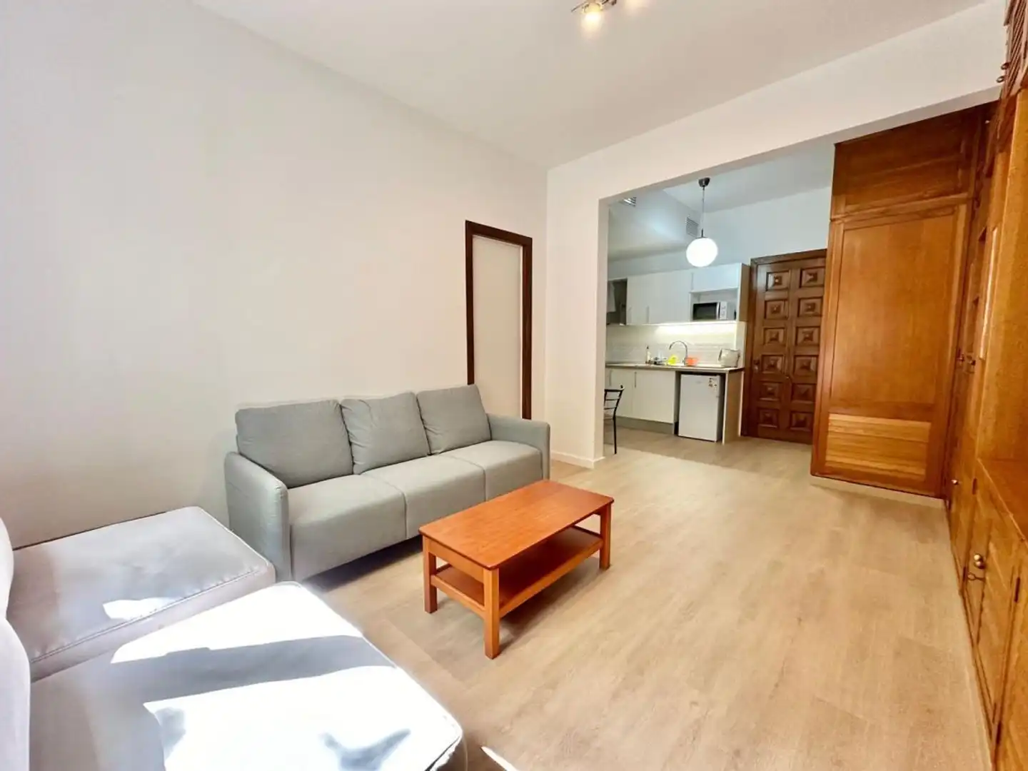 Living room of Flat for share in Centre - Sant Josep - Sanfeliu