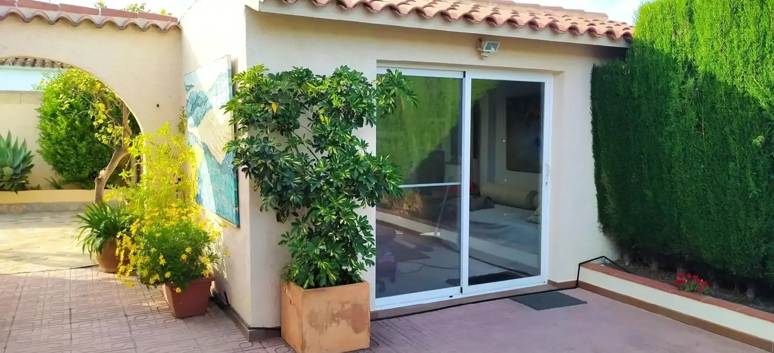 Terrassa de Casa o xalet en venda en L'Alfàs del Pi amb Jardí privat