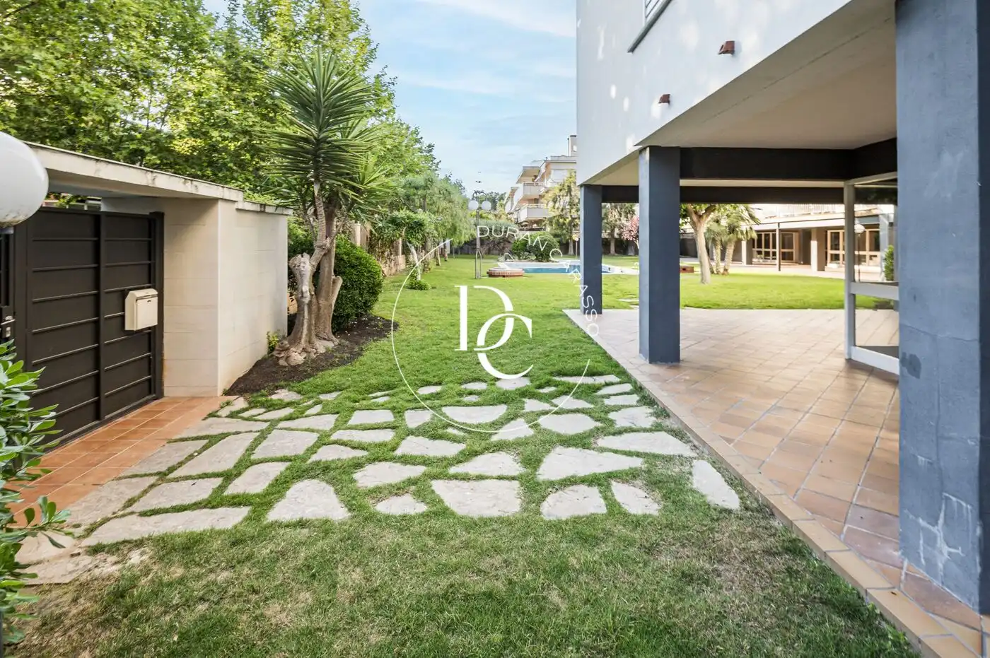 Terrasse von Wohnung zum Verkauf in Sitges mit Klimaanlage, Heizung und Privatgarten