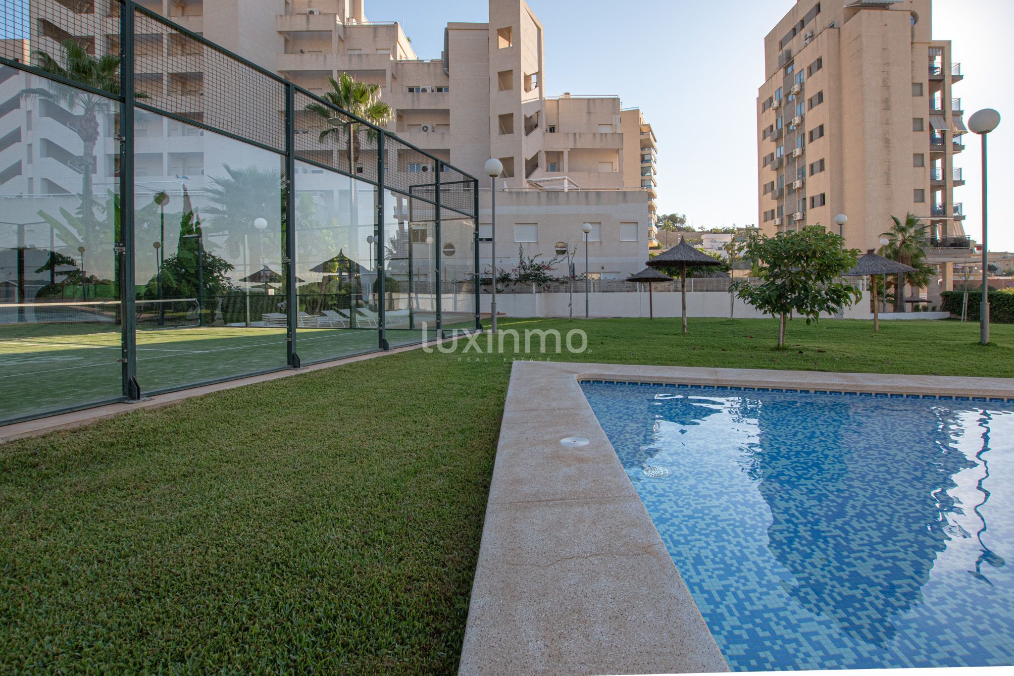 Piscina de Pis en venda en Calpe / Calp amb Aire condicionat, Jardí privat i Terrassa