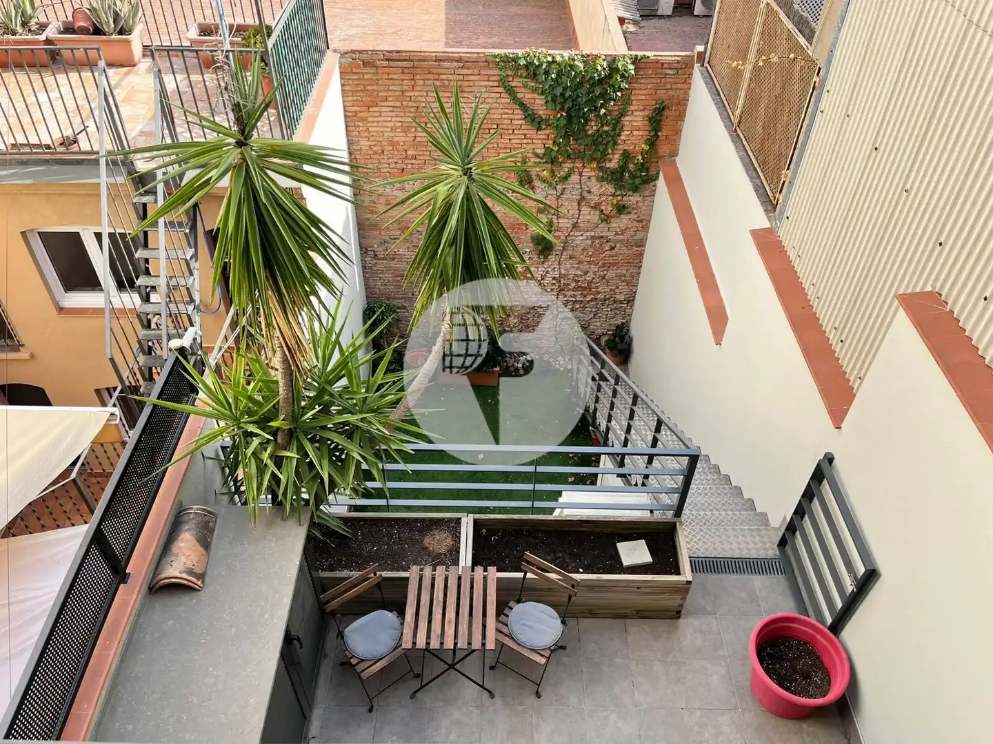 Casa aparellada amb terrassa en venda a Ponent, imagen 44