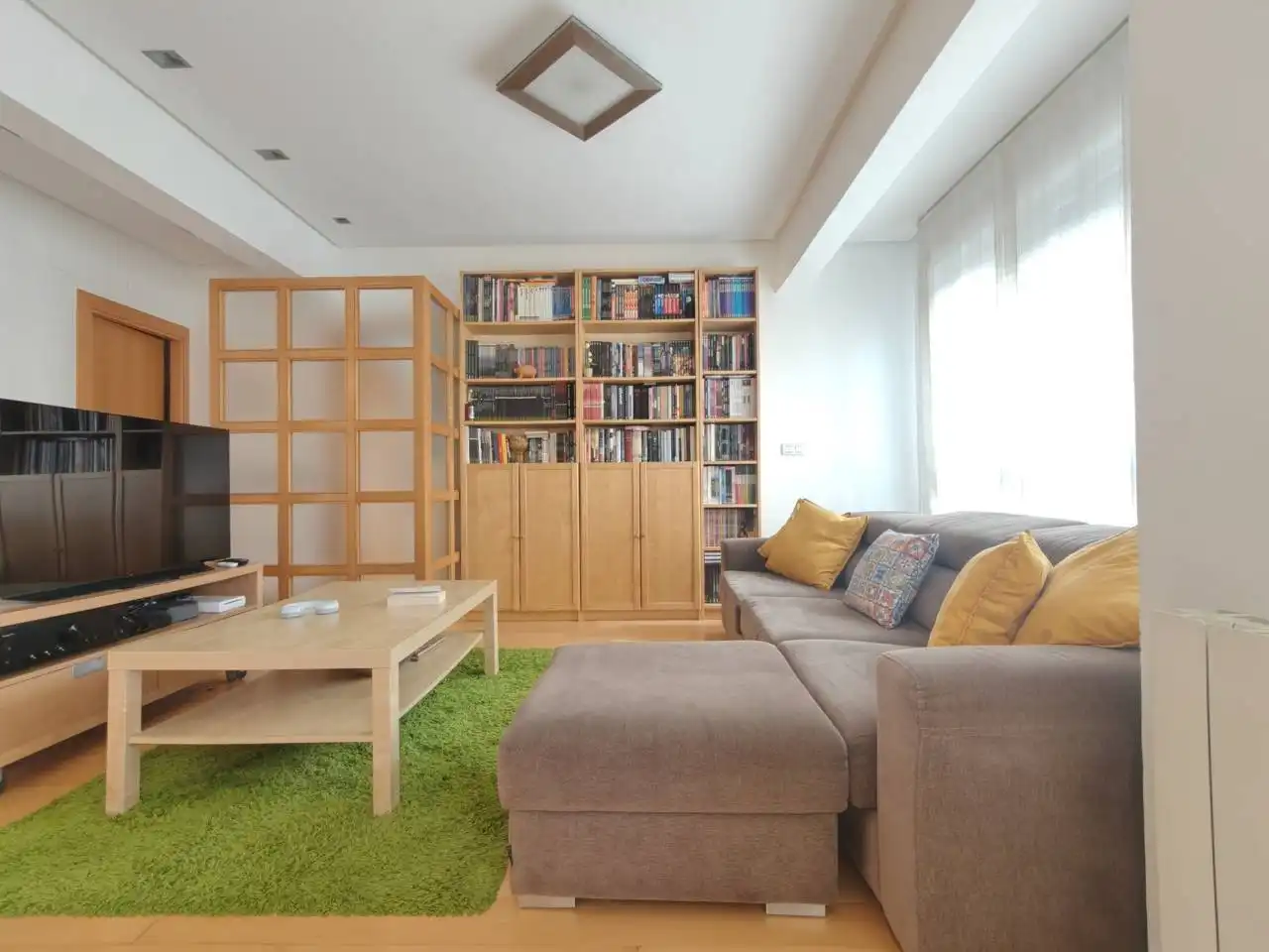 Piso con terraza en venta en Calle Luis Briñas, imagen 2