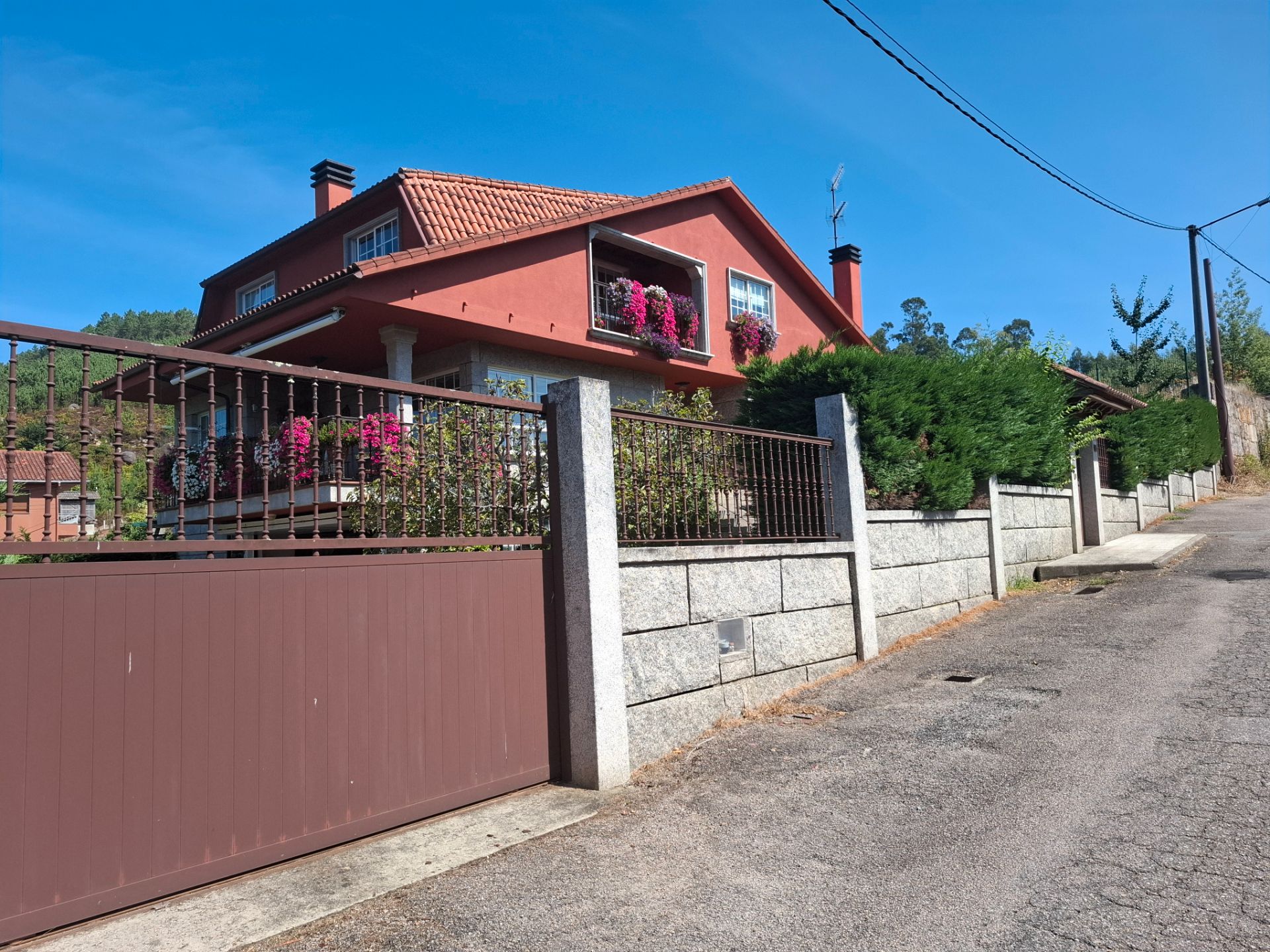 Vista exterior de Casa o chalet en venta en O Porriño   con Calefacción, Jardín privado y Terraza