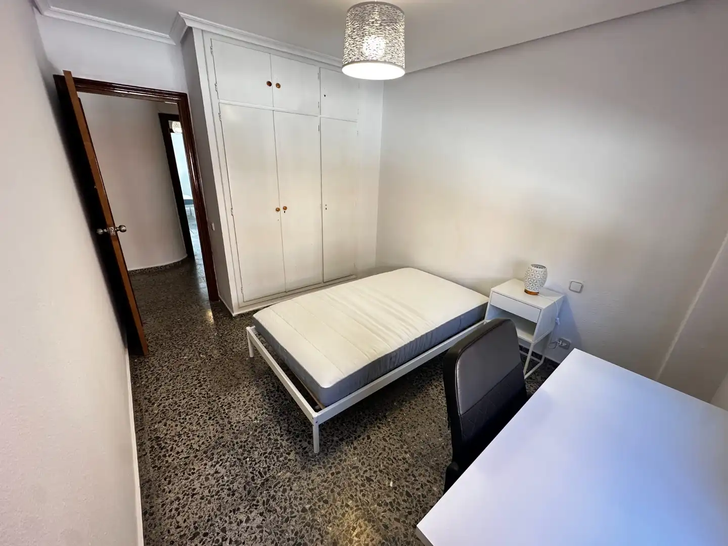 Bedroom of Flat for rent in Cuenca  with Heating, Terrace and Furnished