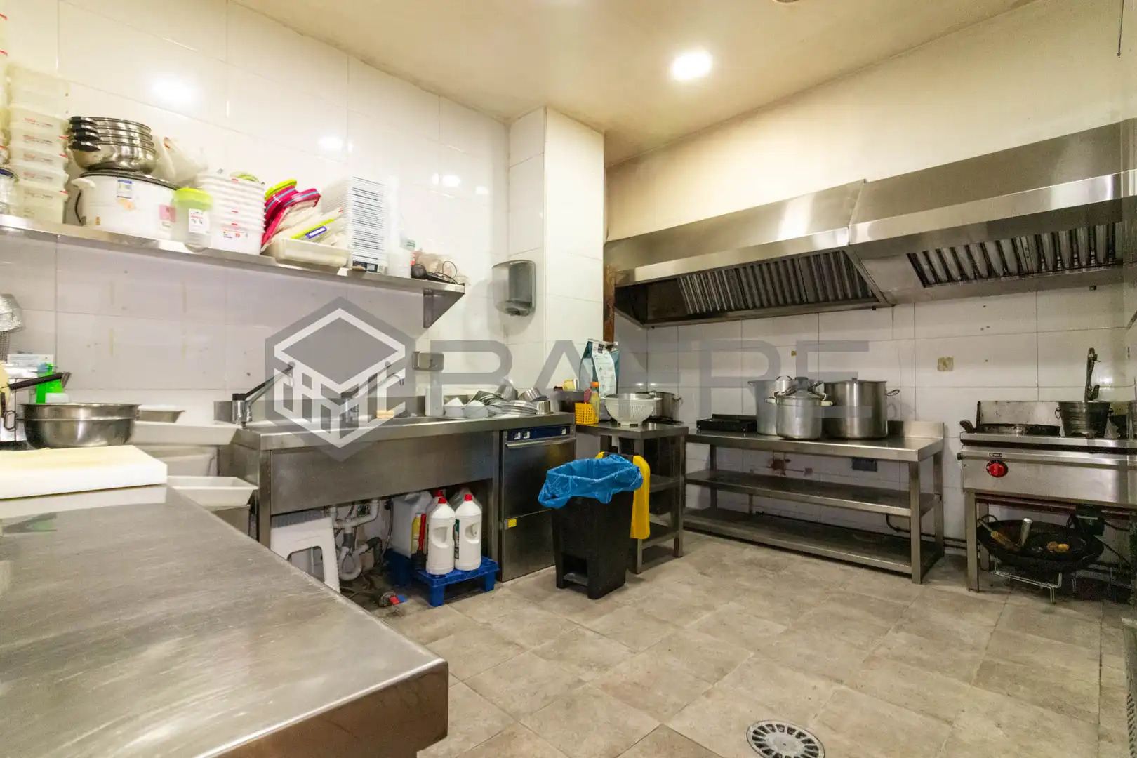 Kitchen of Commercial properties for sale in Madrid