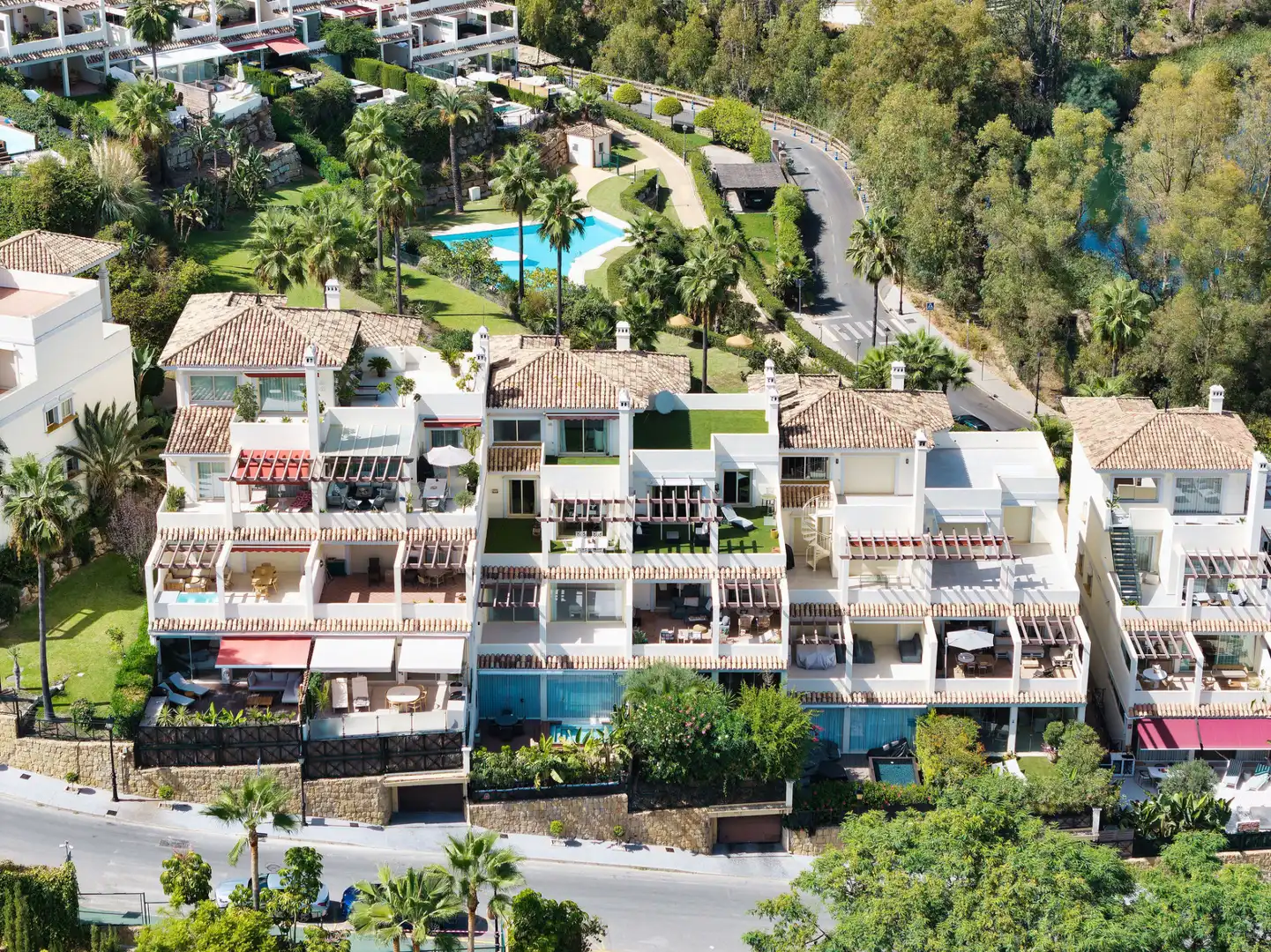 Vista exterior de Àtic en venda en Marbella amb Aire condicionat, Terrassa i Traster