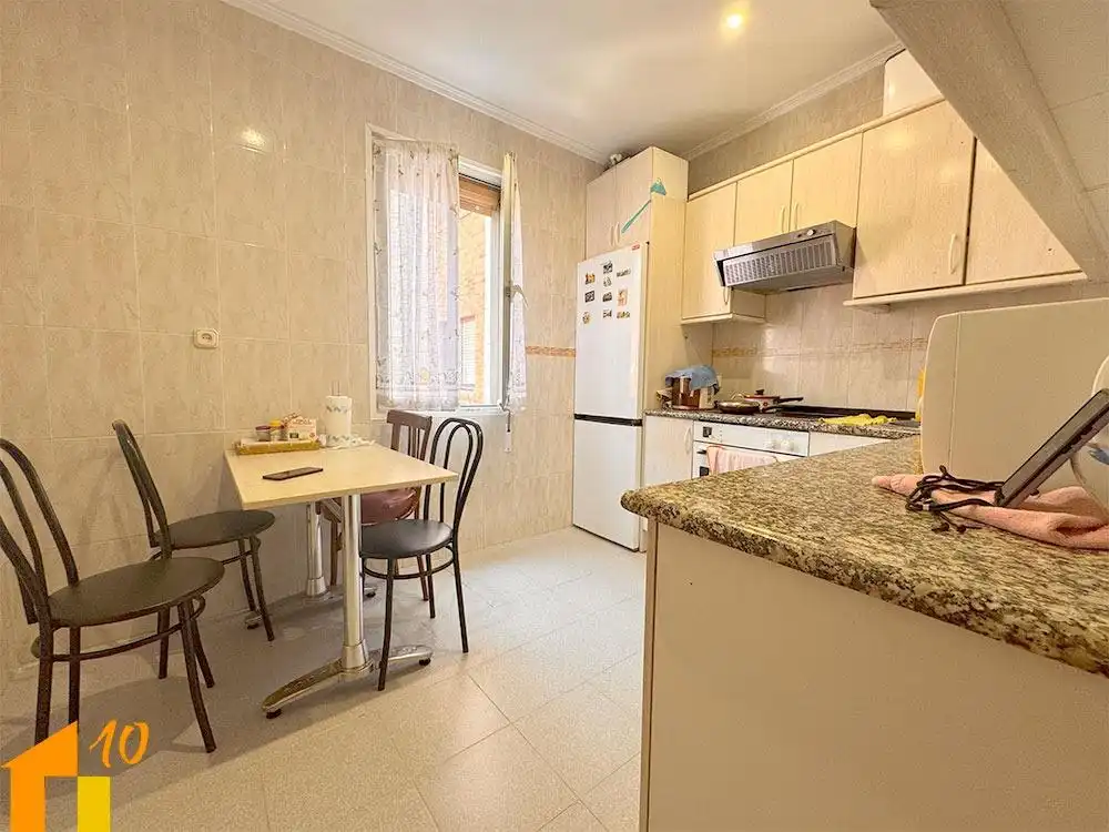 Cocina de Piso en venta en Briviesca con Calefacción y Terraza