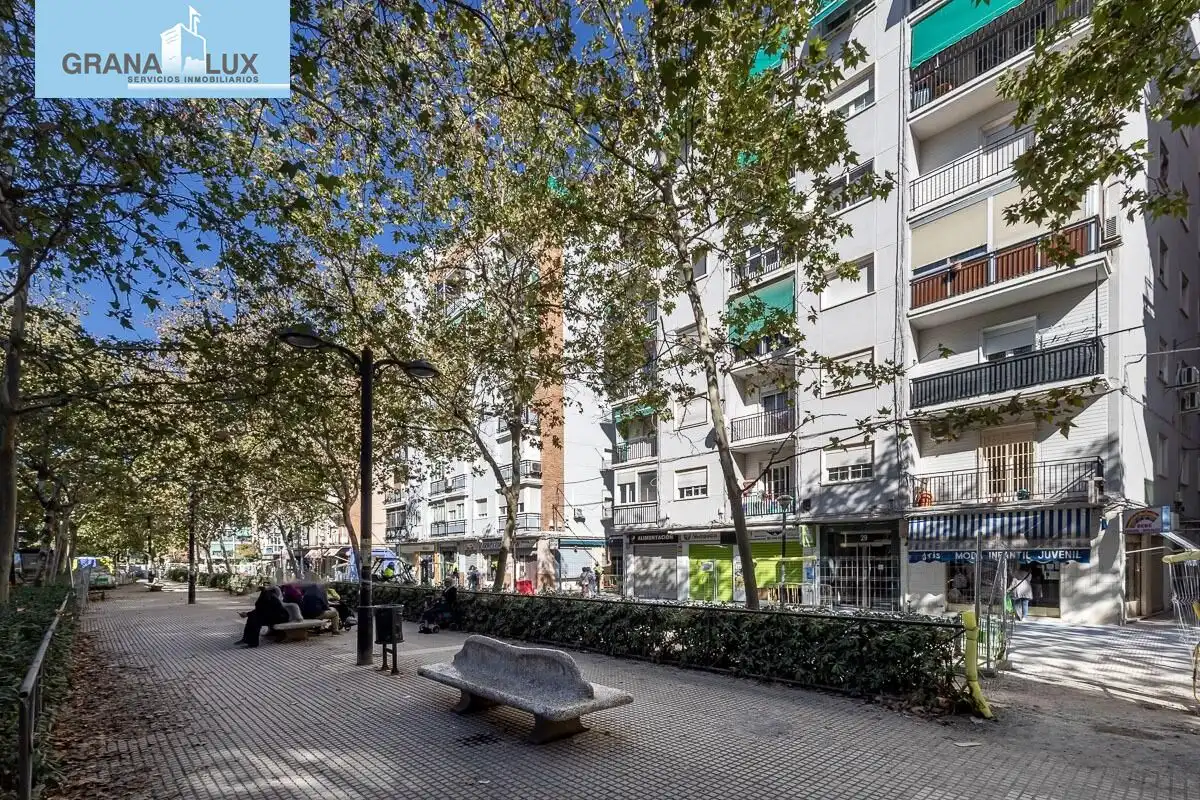 Außenansicht von Wohnung zum Verkauf in Granada mit Klimaanlage und Heizung