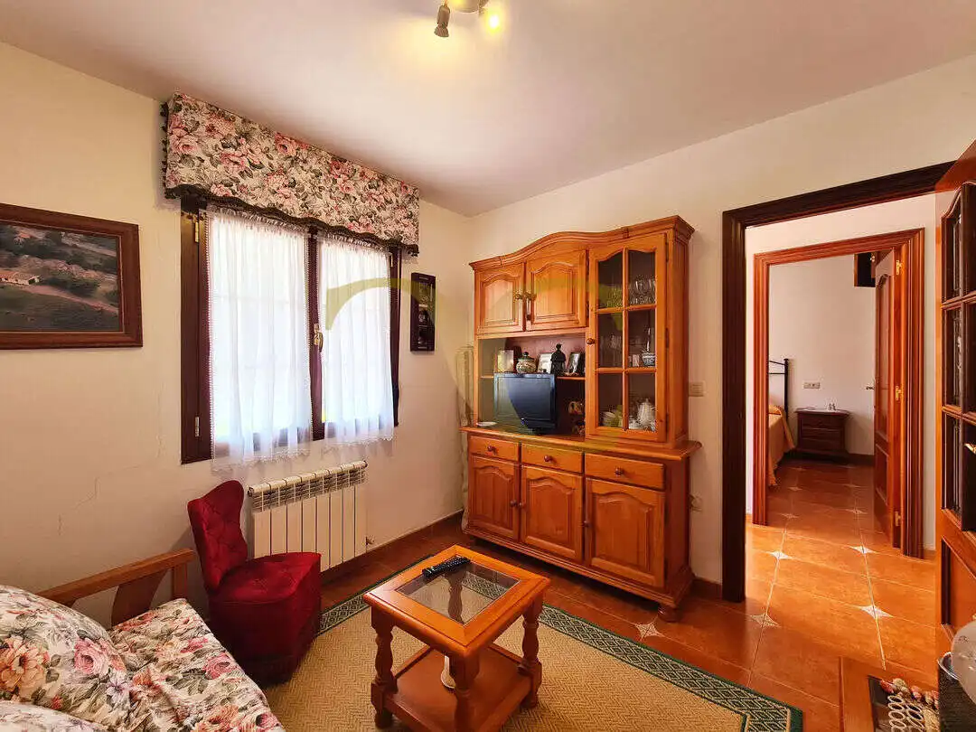 Sala d'estar de Casa o xalet en venda en Ribadesella amb Calefacció, Jardí privat i Terrassa