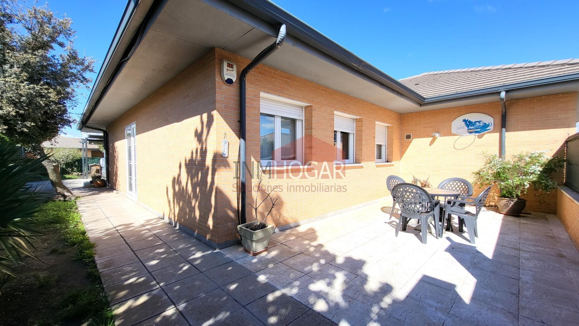 Terrace of Single-family semi-detached for sale in Ávila Capital  with Heating, Private garden and Terrace