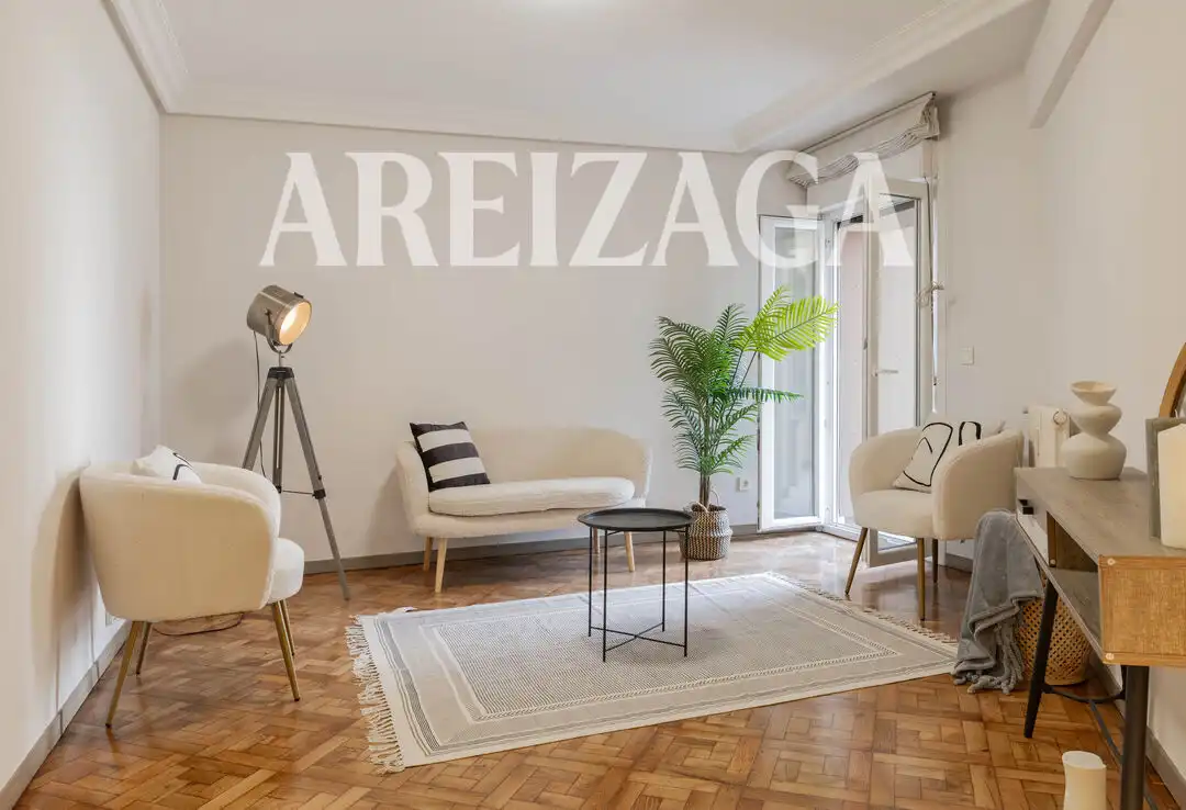 Sala de estar de Piso en venta en Donostia - San Sebastián  con Calefacción, Terraza y Balcón