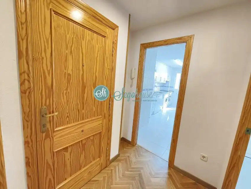 Wohnung zur Miete in Segovia mit Heizung, Parkett und Terrasse