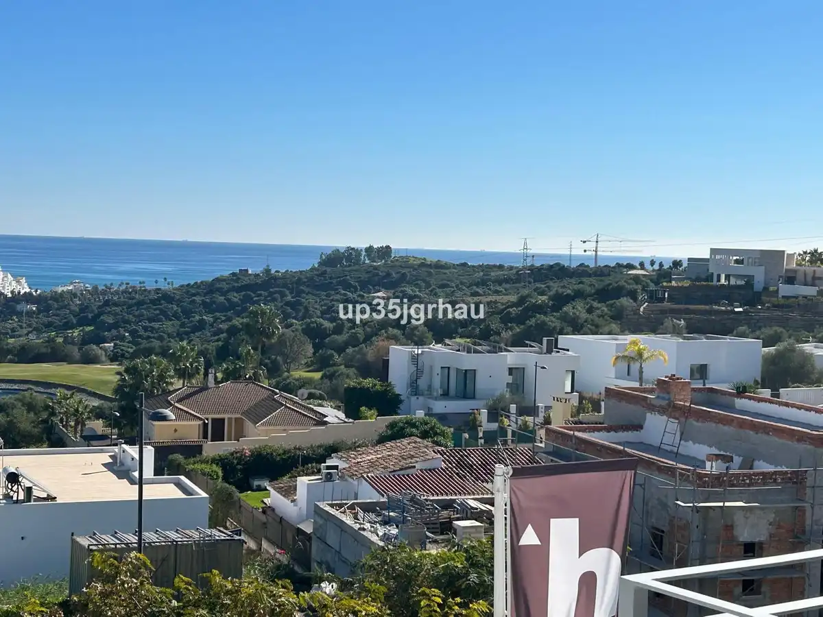 Vista exterior de Pis en venda en Estepona amb Terrassa, Traster i Piscina