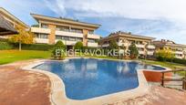 Swimming pool of Apartment for sale in Llinars del Vallès  with Air Conditioner, Heating and Private garden