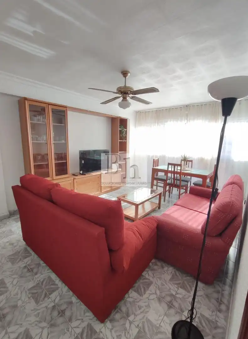 Flat for rent in Camino de Suárez, Parque Victoria Eugenia