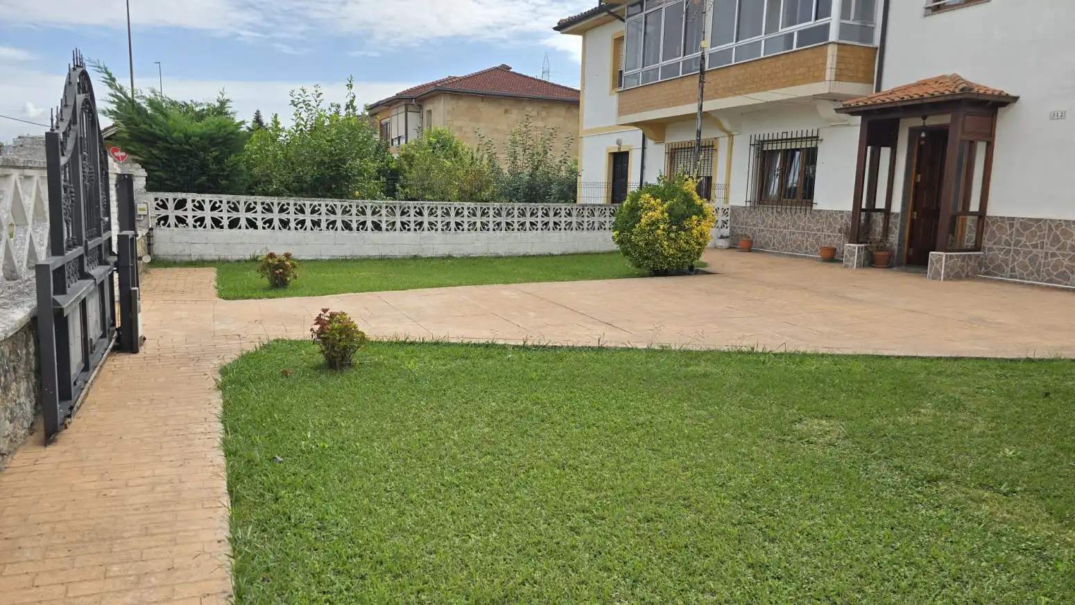 Casa pareada con terraza en venta en Reocín, imagen 2