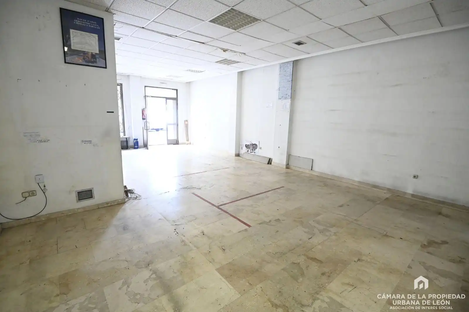 Local comercial en venda a MURILLO, imagen 3