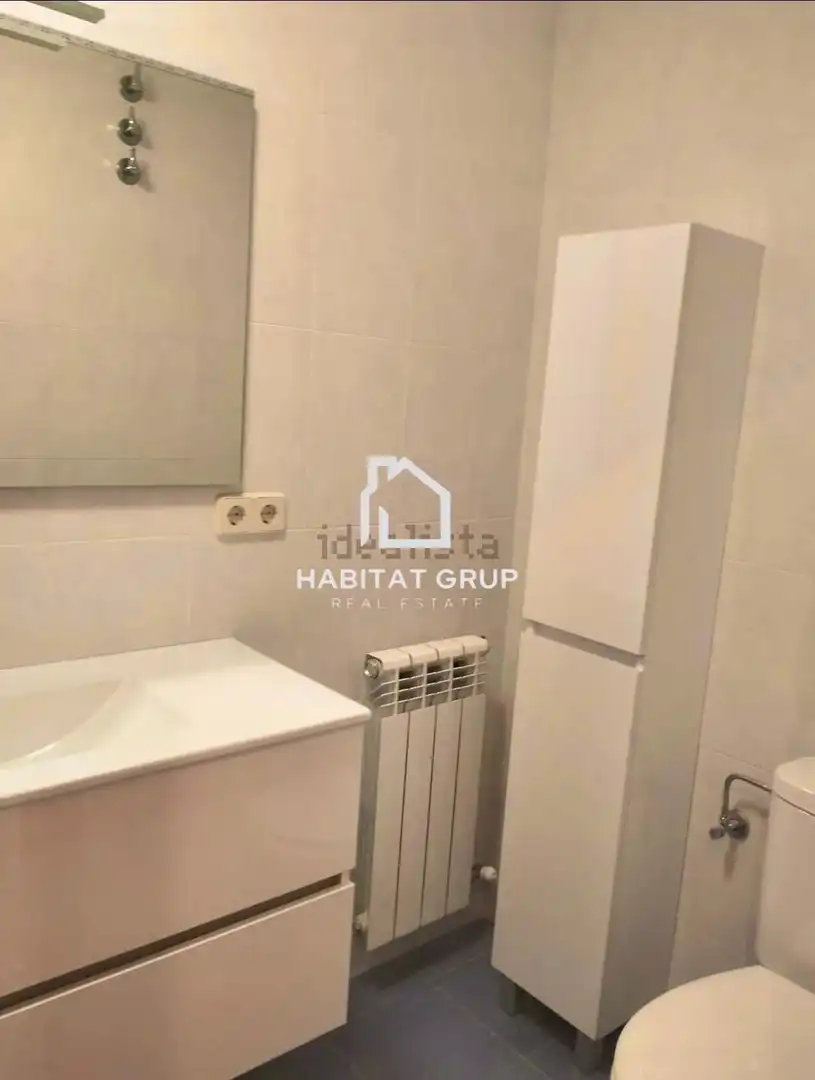 Baño de Piso en venta en Sant Joan de les Abadesses con Calefacción y Terraza