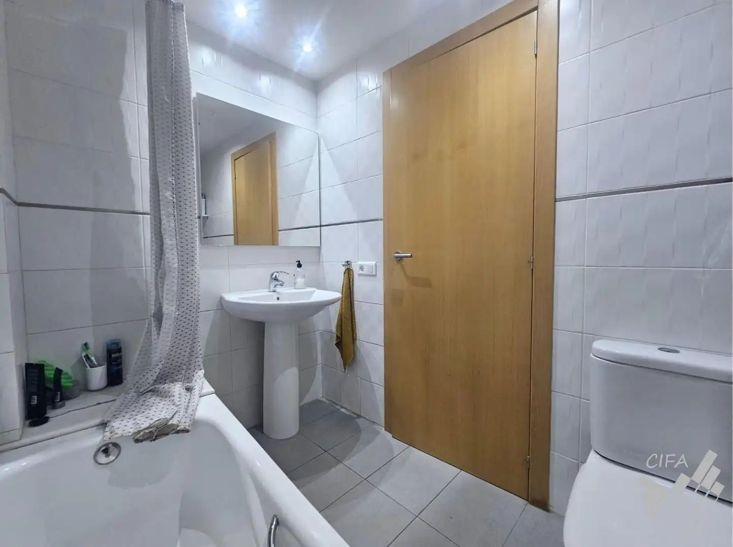 Bathroom of Duplexes for sale in Ulldecona  with Air Conditioner, Heating and Terrace