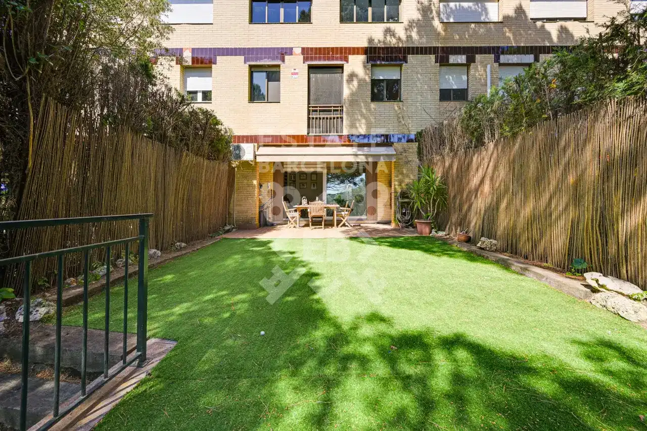 Garten von Einfamilien-Reihenhaus zum Verkauf in Mataró mit Klimaanlage, Heizung und Terrasse