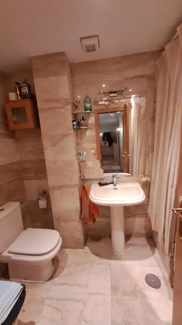Badezimmer von Wohnung zum Verkauf in Cuéllar mit Heizung, Parkett und Abstellraum
