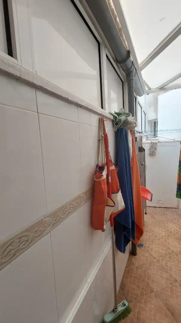 Badezimmer von Einfamilien-Reihenhaus zum Verkauf in La Manga del Mar Menor mit Klimaanlage, Heizung und Terrasse