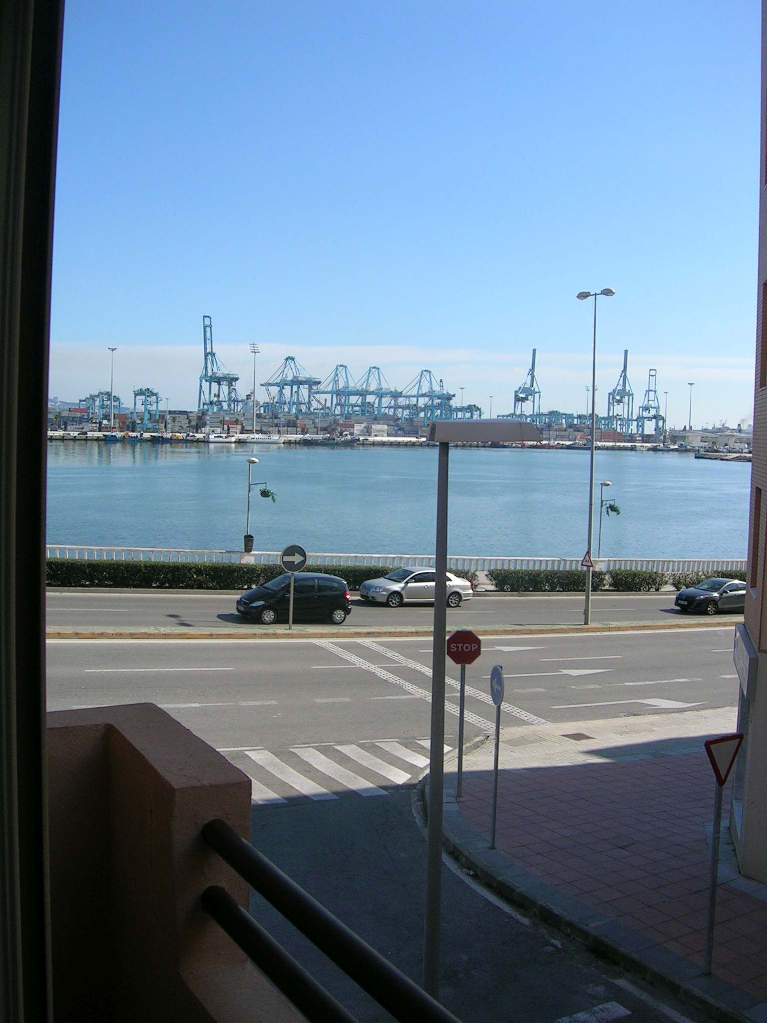 Exterior view of Flat to rent in Algeciras  with Furnished