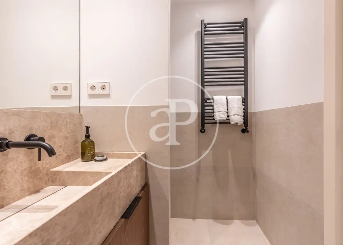 Bathroom of Flat for sale in Madrid  with Heating and Furnished