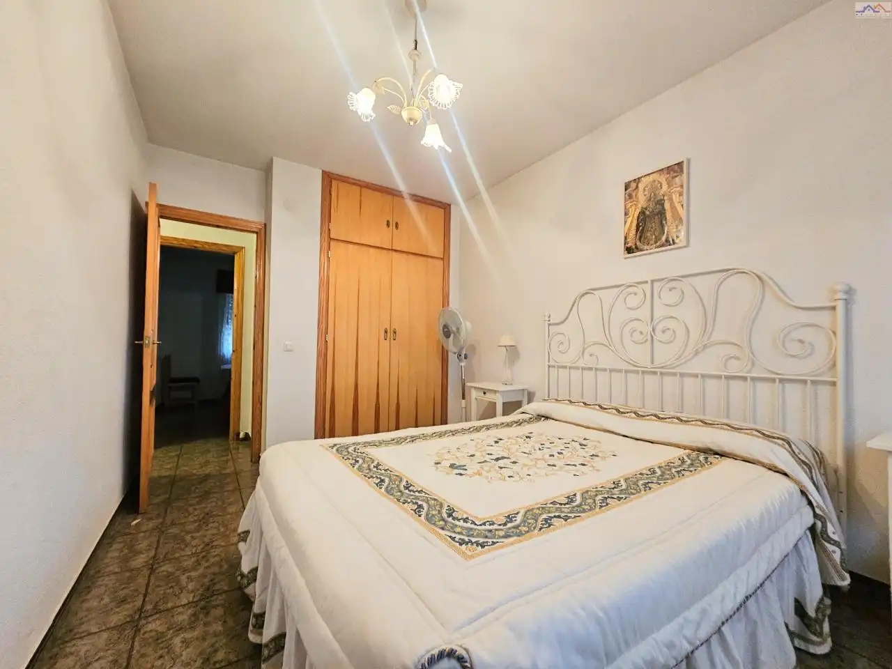 Dormitori de Casa o xalet en venda en Villa del Prado amb Traster i Piscina