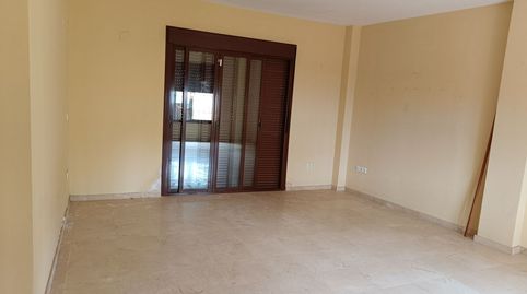 Amplia vivienda de 3 plantas junto a parques, guardería y estación de Renfe, imatge 4