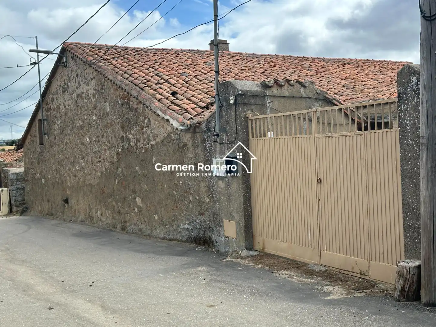 Vista exterior de Finca rústica en venda en Palacios del Arzobispo amb Traster