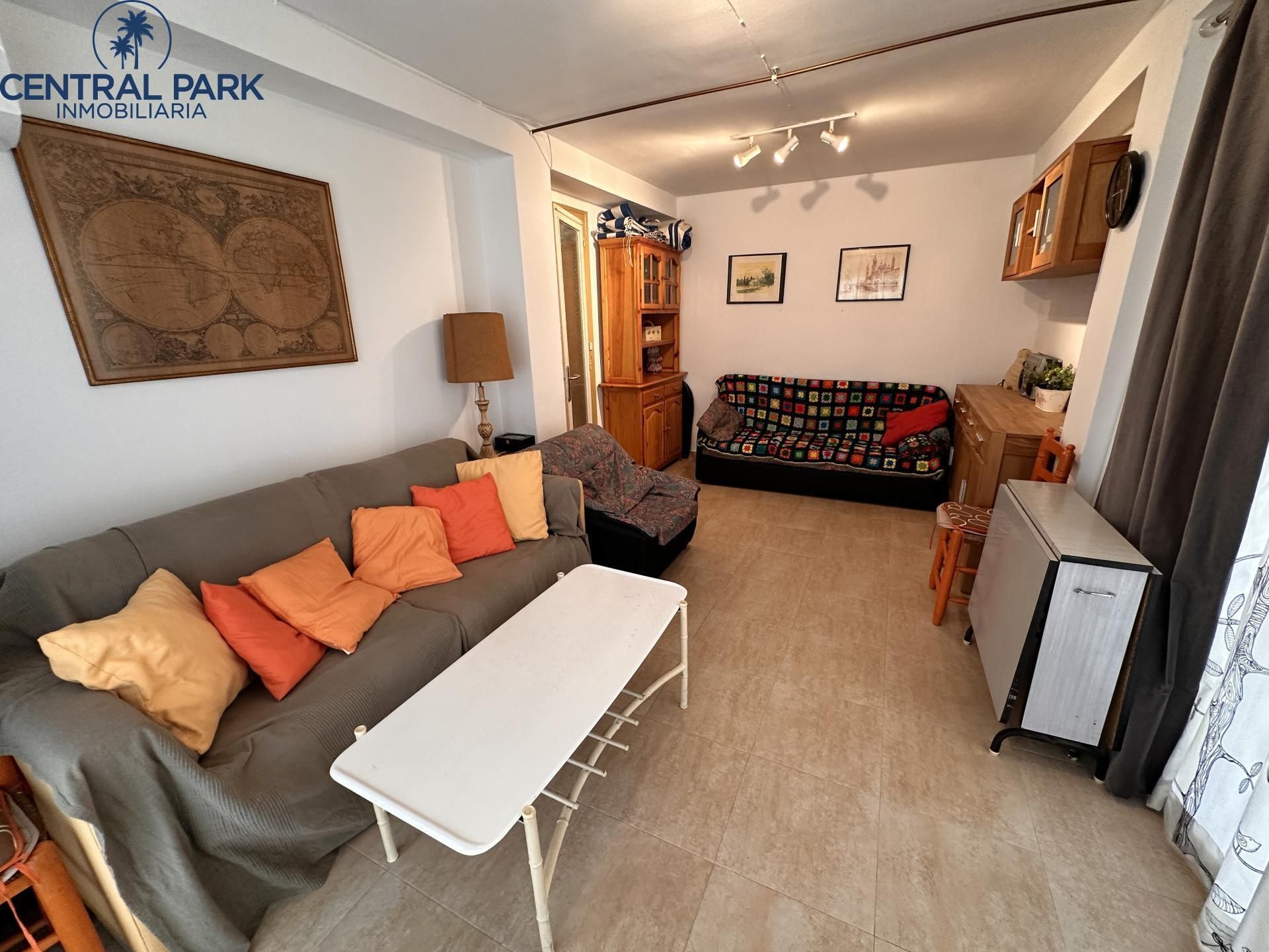 Living room of Planta baja for sale in Salou  with Air Conditioner and Terrace