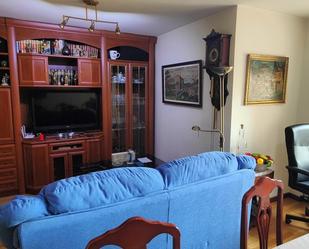 Living room of Flat for sale in León Capital   with Heating, Private garden and Parquet flooring