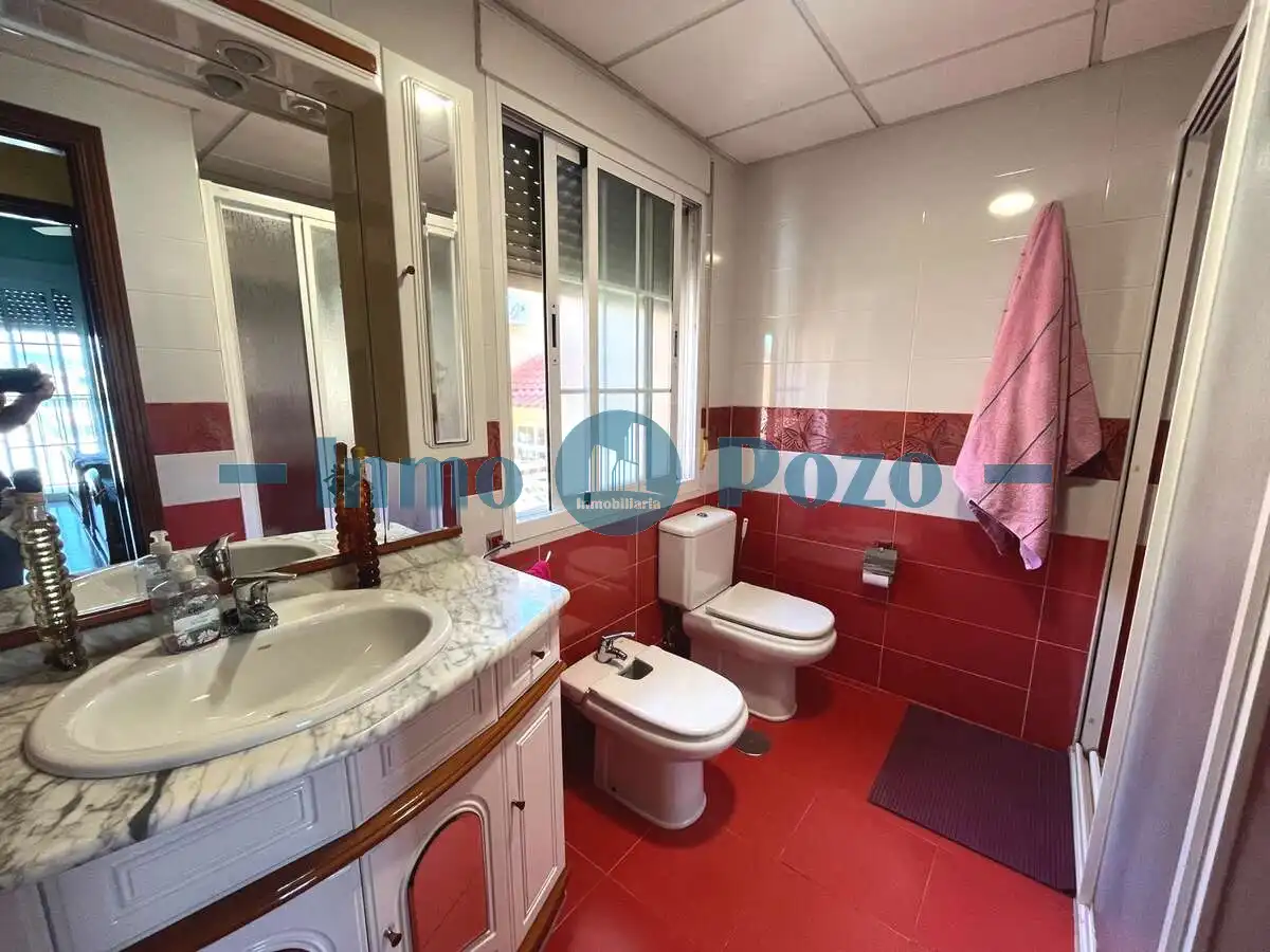 Badezimmer von Maisonette zum Verkauf in Almendralejo mit Abstellraum und Möbliert