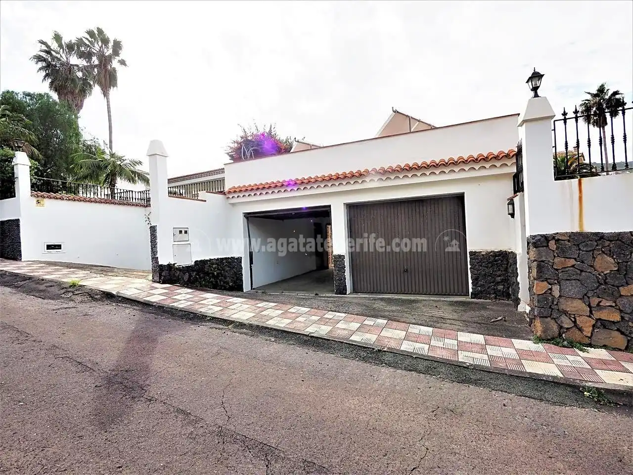 Vista exterior de Casa o xalet en venda en Icod de los Vinos amb Parquet, Terrassa i Traster