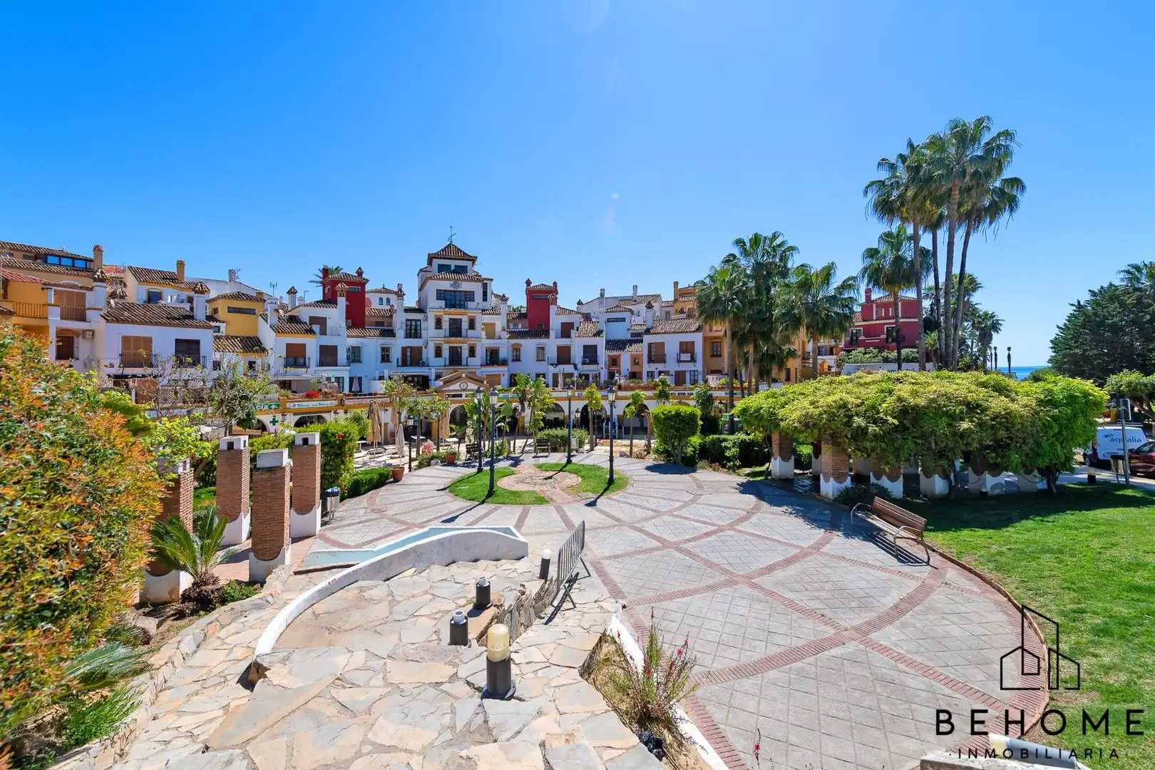 Vista exterior de Ático en venta en La Alcaidesa con Jardín privado, Terraza y Piscina comunitaria